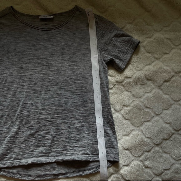 Rapha Merino Wool Gray Casual Tee Short Sleeved with Reflective tape on the back - Picture 6 of 7